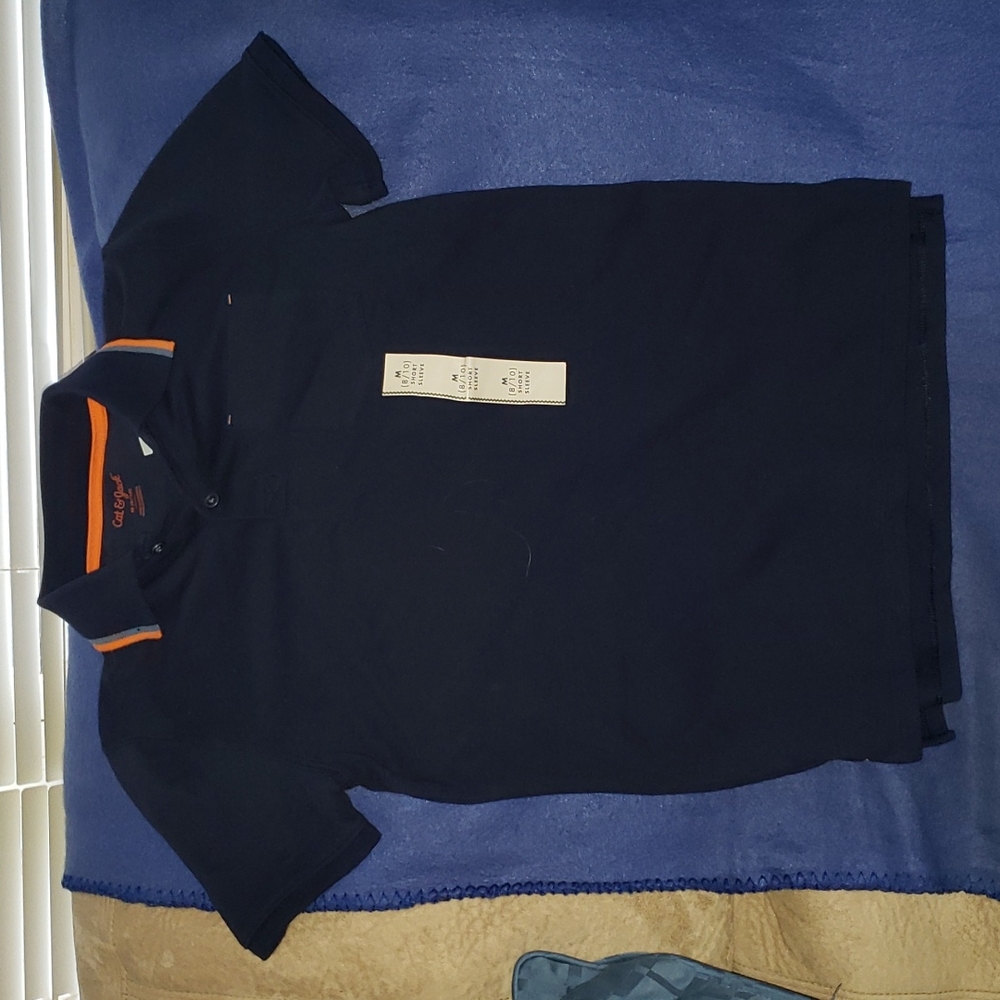 Size Med (8/10) navy blue polo and cotton shorts.